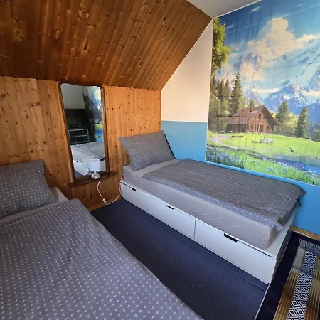 5 Bedrooms 3 Miles From Cenrre شقة برن