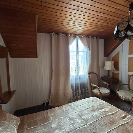 5 Bedrooms 3 Miles From Cenrre برن