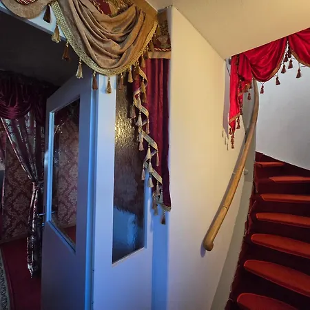 5 Bedrooms 3 Miles From Cenrre * Berna