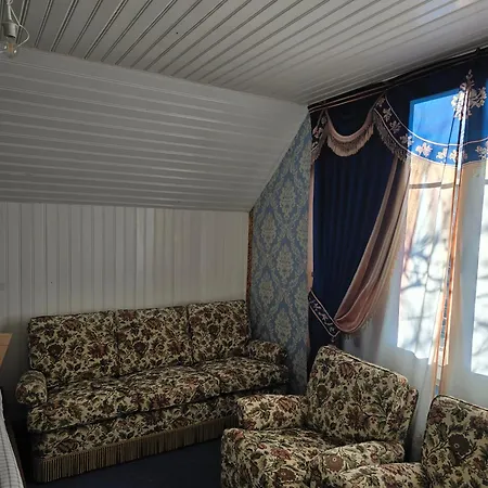 Apartment 5 Bedrooms 3 Miles From Cenrre Bern