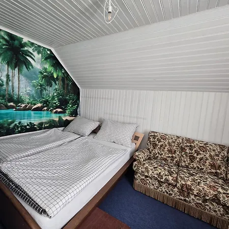 5 Bedrooms 3 Miles From Cenrre شقة برن