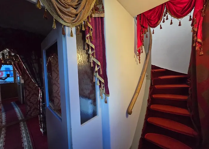 5 Bedrooms 3 Miles From Cenrre Bern