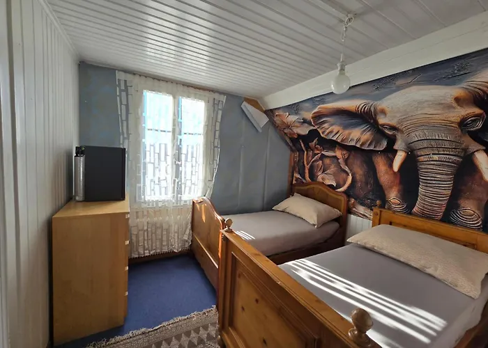 5 Bedrooms 3 Miles From Cenrre Bern