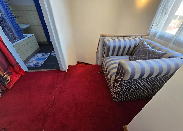 5 Bedrooms 3 Miles From Cenrre Lejlighed *